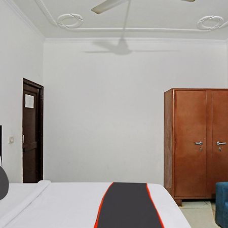 Collection O Mayank Guest House Near Iskcon Temple Noida Kālkāji Devi Екстериор снимка