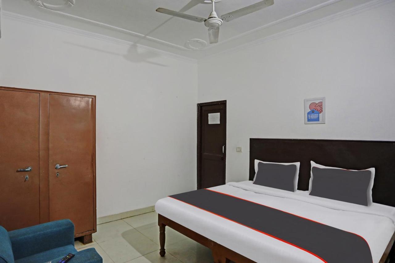 Collection O Mayank Guest House Near Iskcon Temple Noida Kālkāji Devi Екстериор снимка
