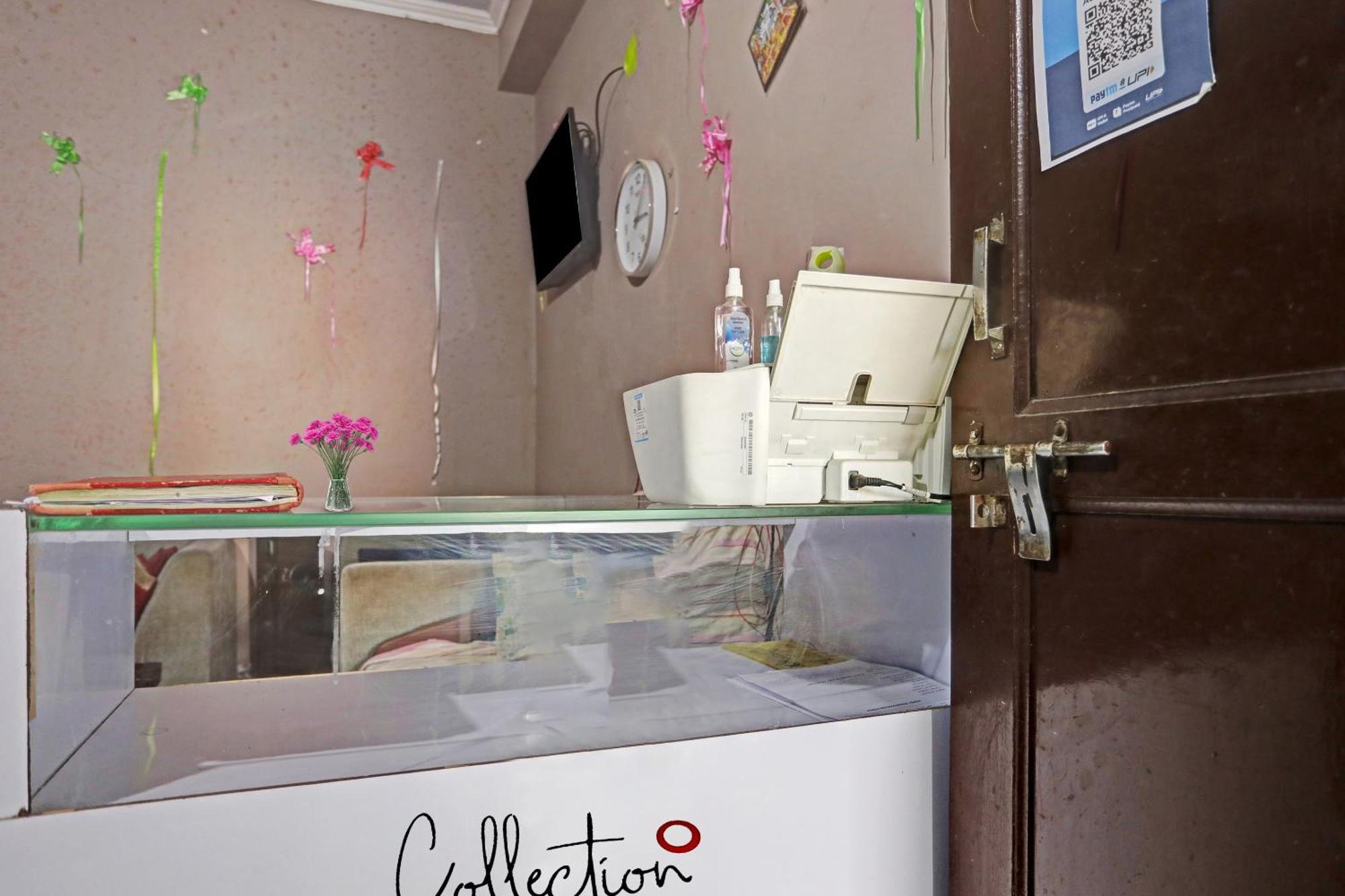 Collection O Mayank Guest House Near Iskcon Temple Noida Kālkāji Devi Екстериор снимка