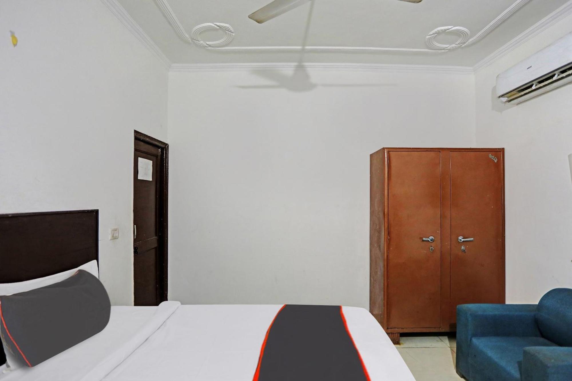 Collection O Mayank Guest House Near Iskcon Temple Noida Kālkāji Devi Екстериор снимка