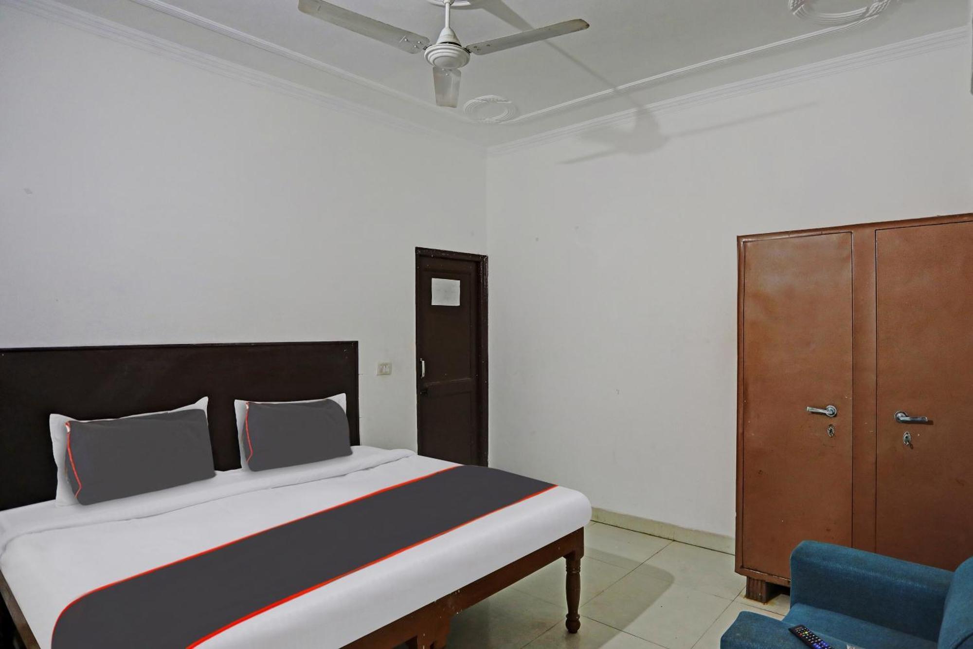 Collection O Mayank Guest House Near Iskcon Temple Noida Kālkāji Devi Екстериор снимка